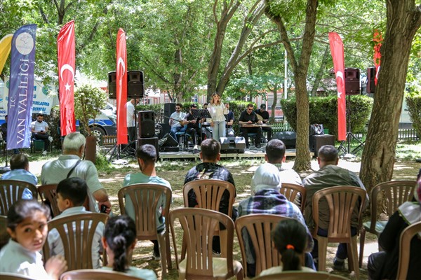 Van Büyükşehir'den engelli bireylere yönelik konser<