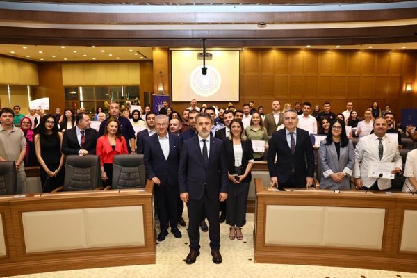Bursa Büyükşehir Belediyesinde iç tetkikçi eğitimini tamamlayan personele sertifika<