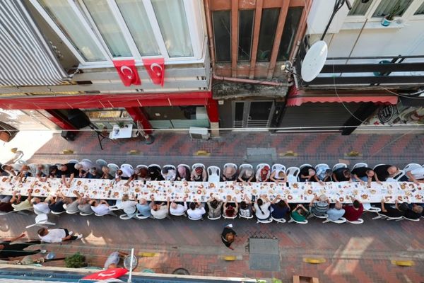 Başkan Çalık, esnafla kahvaltıda buluştu<