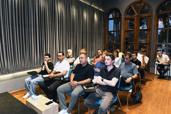  Osmangazi’de gençler girişimcilik yolculuğuna ilhamla başladı<