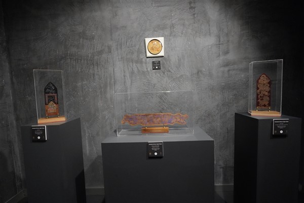 Döngü Minyatür Sergisi Üsküdar Nevmekan Sahil’de açıldı