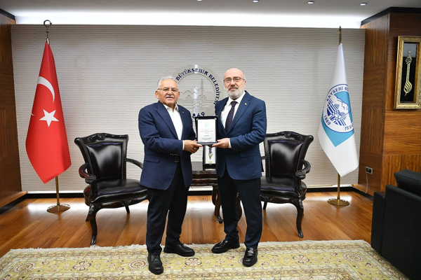 Başkan Büyükkılıç, Karamustafa'yı ağırladı