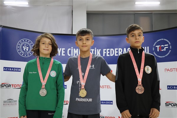Çaykur Rizespor Parkur Takımı, tüm kategorilerde madalya kazandı