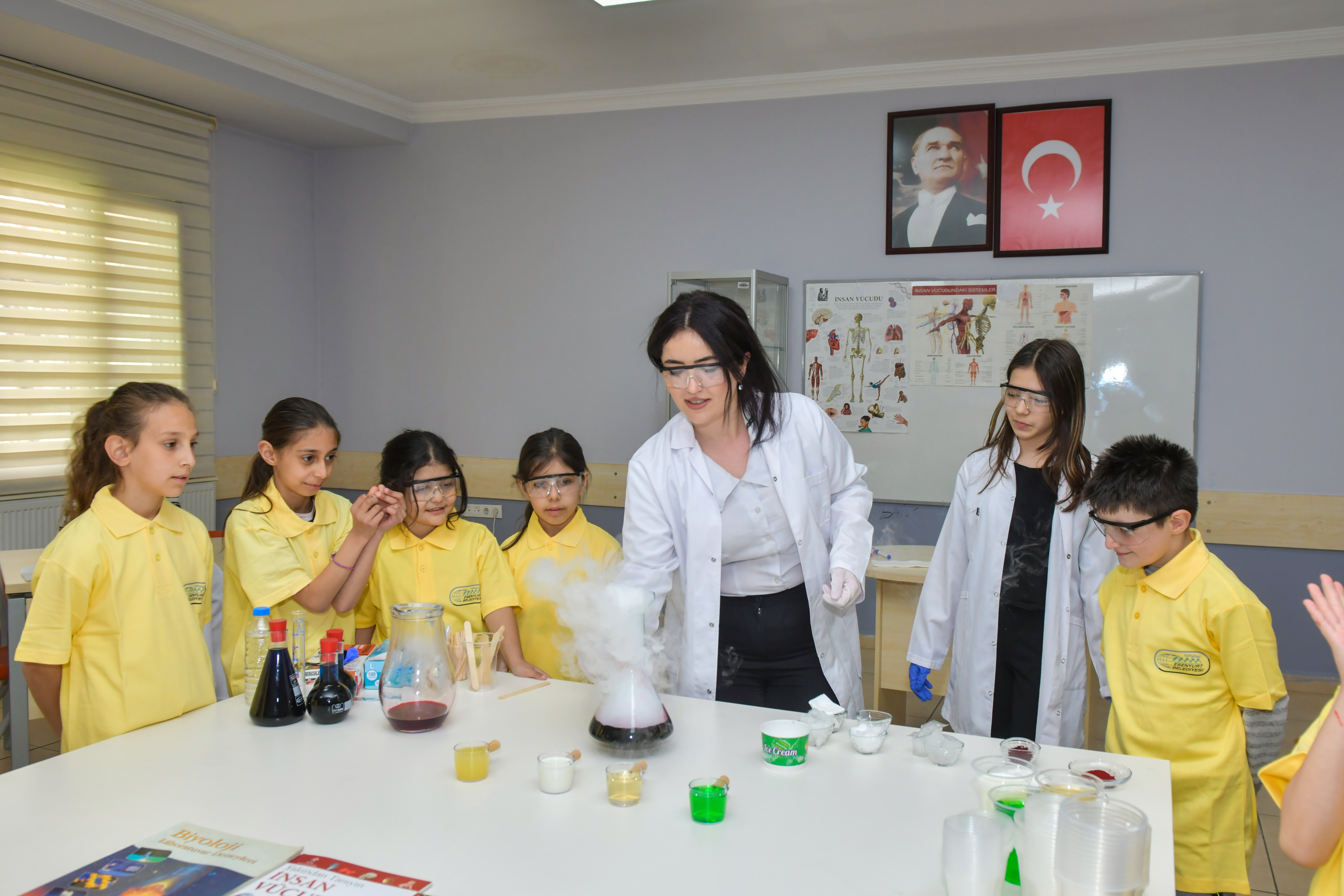 Esenyurt’ta Hayal Fabrikası Çocuk Atölyeleri başladı<