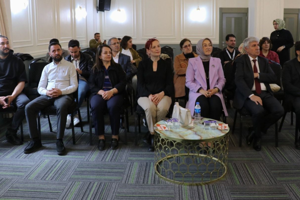 Van'da alzheimer hastalığına yönelik farkındalık paneli düzenlendi<