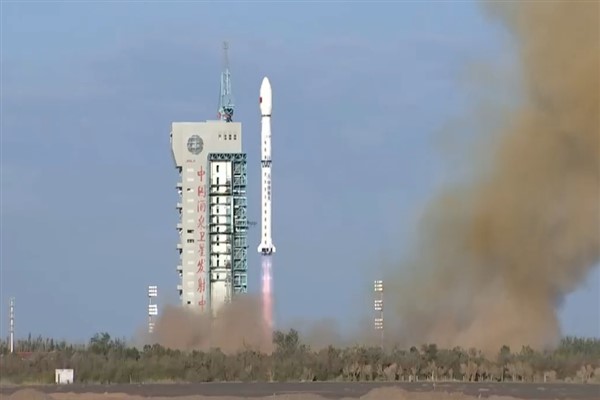 Çin, uzaya yeni uydu fırlattı