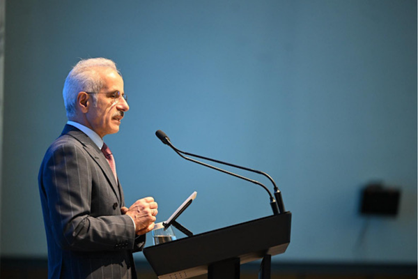 Uraloğlu: İstanbul-İzmir arasındaki yolculuğu 3,5 saate indirdik