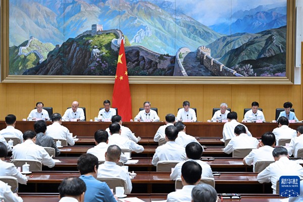 Başbakan Li Qiang: Yıllık kalkınma hedeflerine odaklanılmalı<
