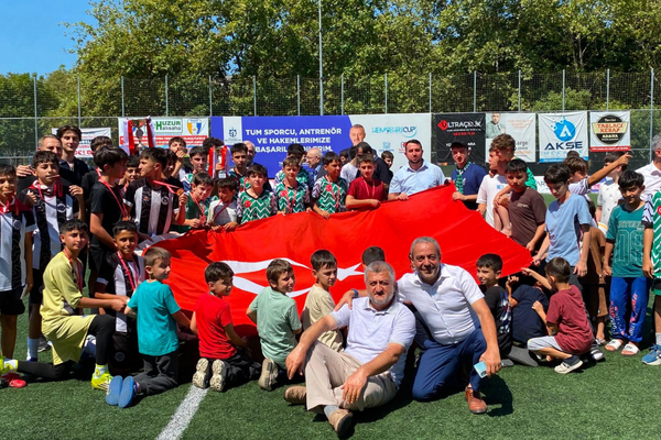 Yaz Kur'an Kursları Futbol Turnuvası'nda şampiyon Alikahya Hayırsevenler Cami oldu<