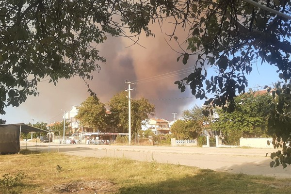 Enez’deki yangınlara müdahale sürüyor 