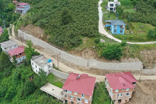 Çiseli Şelalesi’ne ulaşım sağlayan bağlantı yolunda taş duvar imalatı yapıldı<