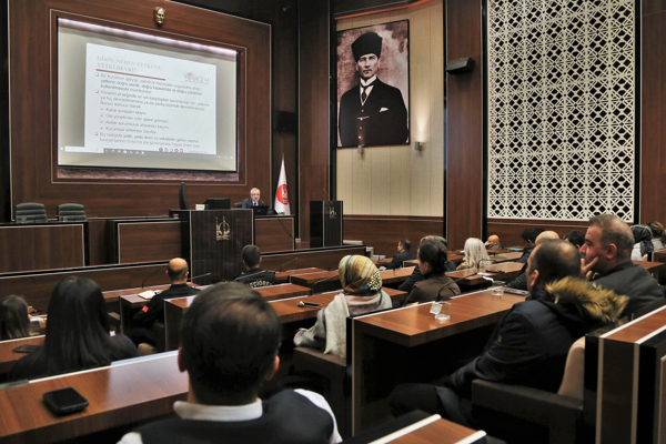 Keçiören Belediyesi yöneticilerine disiplin ve yetki devri eğitimi<