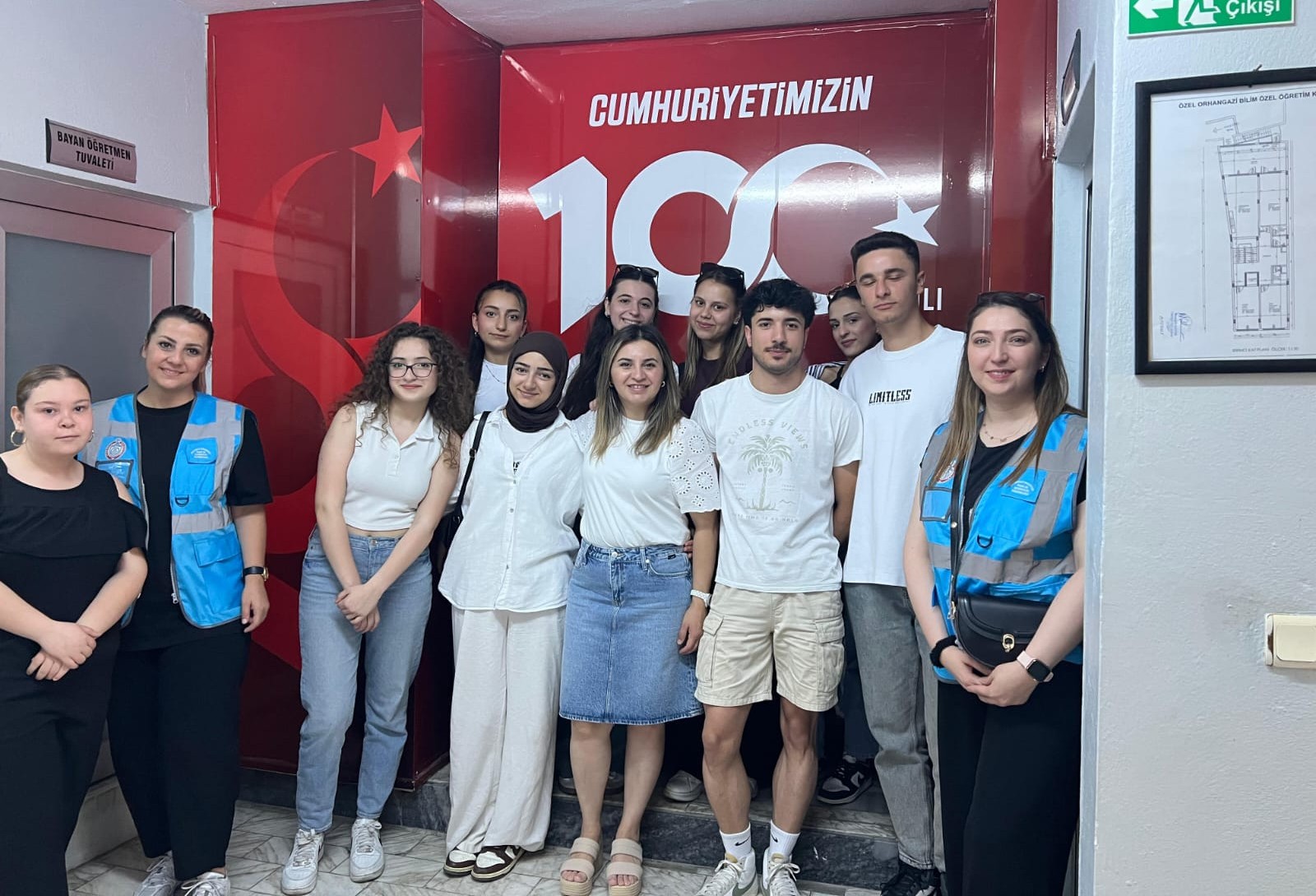 Orhangazi Belediyesi Mavi Yelekliker ekiplerinden öğrencilere sınav öncesi moral ziyareti <