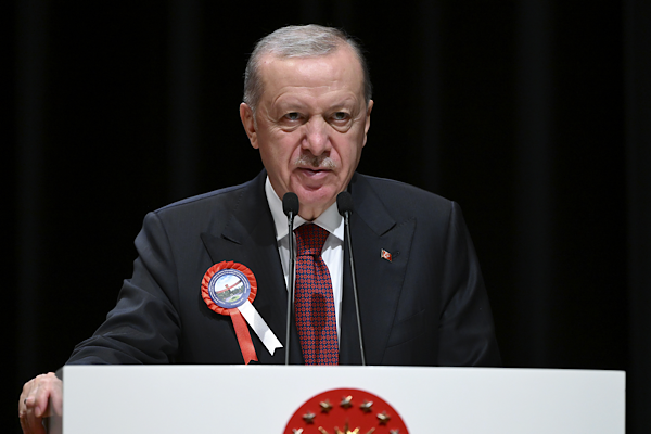 Cumhurbaşkanı Erdoğan, Ahlat Selçuklu Kabristanı’nı ziyaret etti