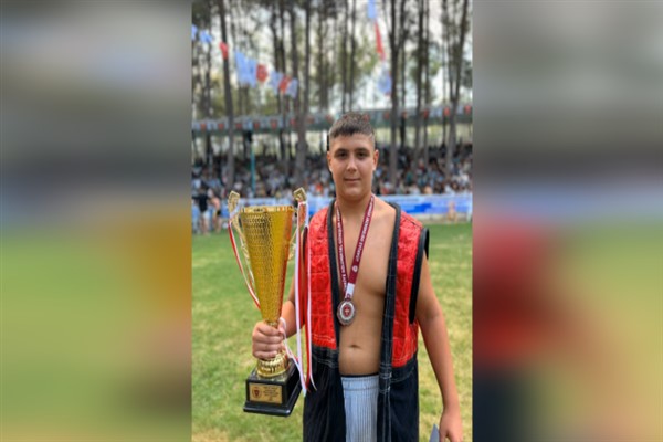 Trabzon Büyükşehir Belediyespor Kulübü sporcusu Sağır, Türkiye 3'üncüsü oldu<