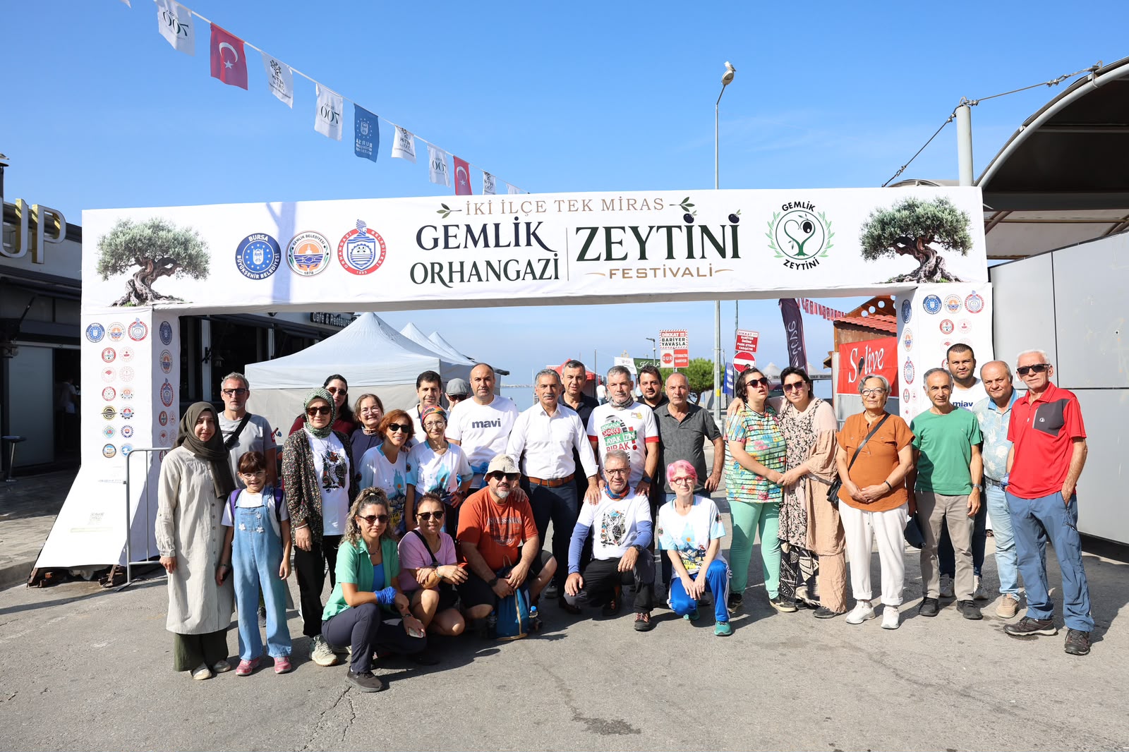Gemlik’te 1500 yıllık zeytin ağacının gölgesinde zeytin rotası keşfi<