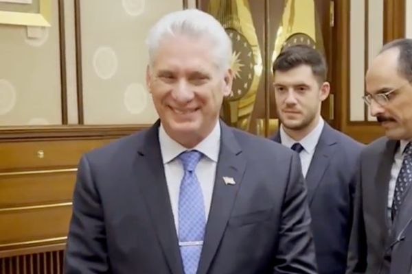 Bermudez’den Anneler Günü mesajı<