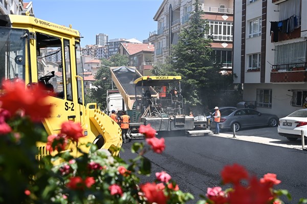 Mamak'ta yollar yenileniyor