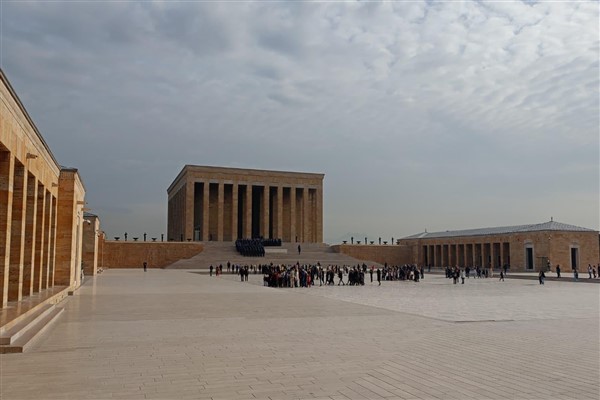 Maltepe Belediyesi, vatandaşları Anıtkabir'e götürüyor<