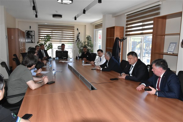 Başkan Sarıkurt, AKOM’da çalışmaları takip etti<