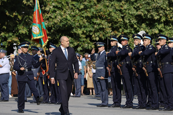 Radev: Hava Kuvvetleri personeli yeni teknolojilere uyum sağlamalı<