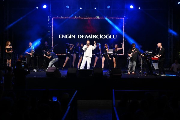 Kepez’in 2. Uluslararası Kültür Festivali, Engin Demircioğlu konseriyle final yaptı <