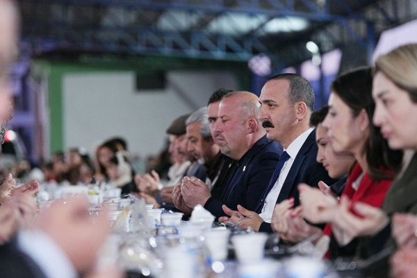 Kotan: Aynı sofranın etrafında buluşmanın mutluluğunu yaşıyoruz