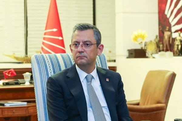 Özel CHP Genel Merkezi’nde yoğun görüşme trafiği gerçekleştirdi<