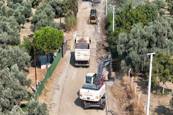 Aydın Büyükşehir Belediyesi, Efeler’in yollarını yeniliyor<