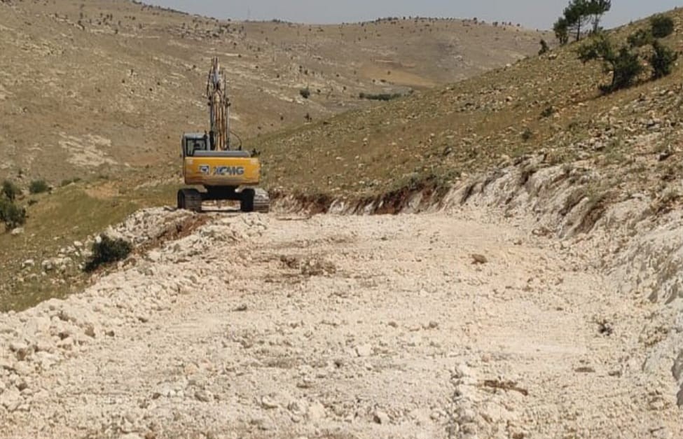 Mazıdağı Belediyesi, kırsal kalkınma için yol çalışmalarını sürdürüyor<