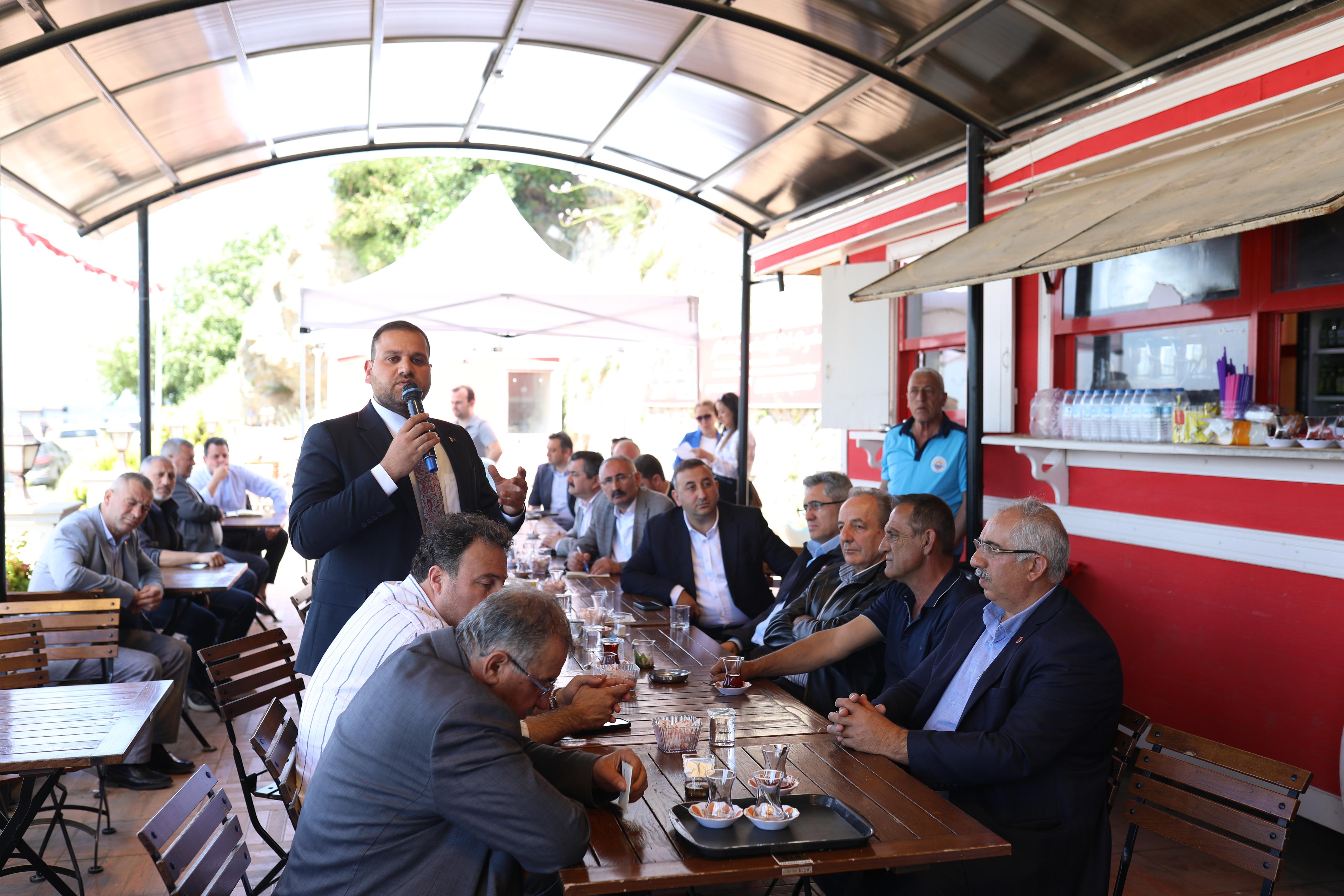 Başkan Deviren, muhtarlarla bir araya geldi<