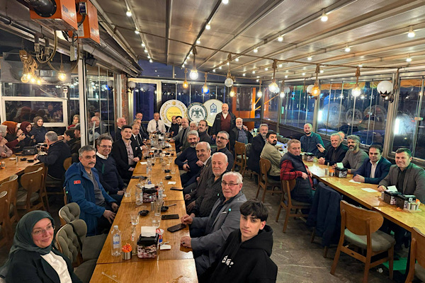 Bursa’da Konyalılar geleneksel iftar sofrasında buluştu<