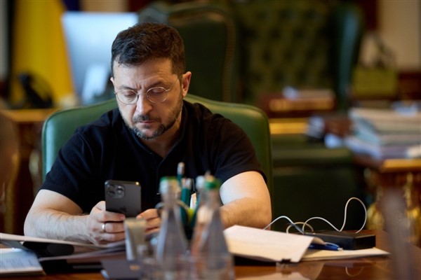 Zelenski: Avrupa'da sıfır Rus enerjisi olmalı<