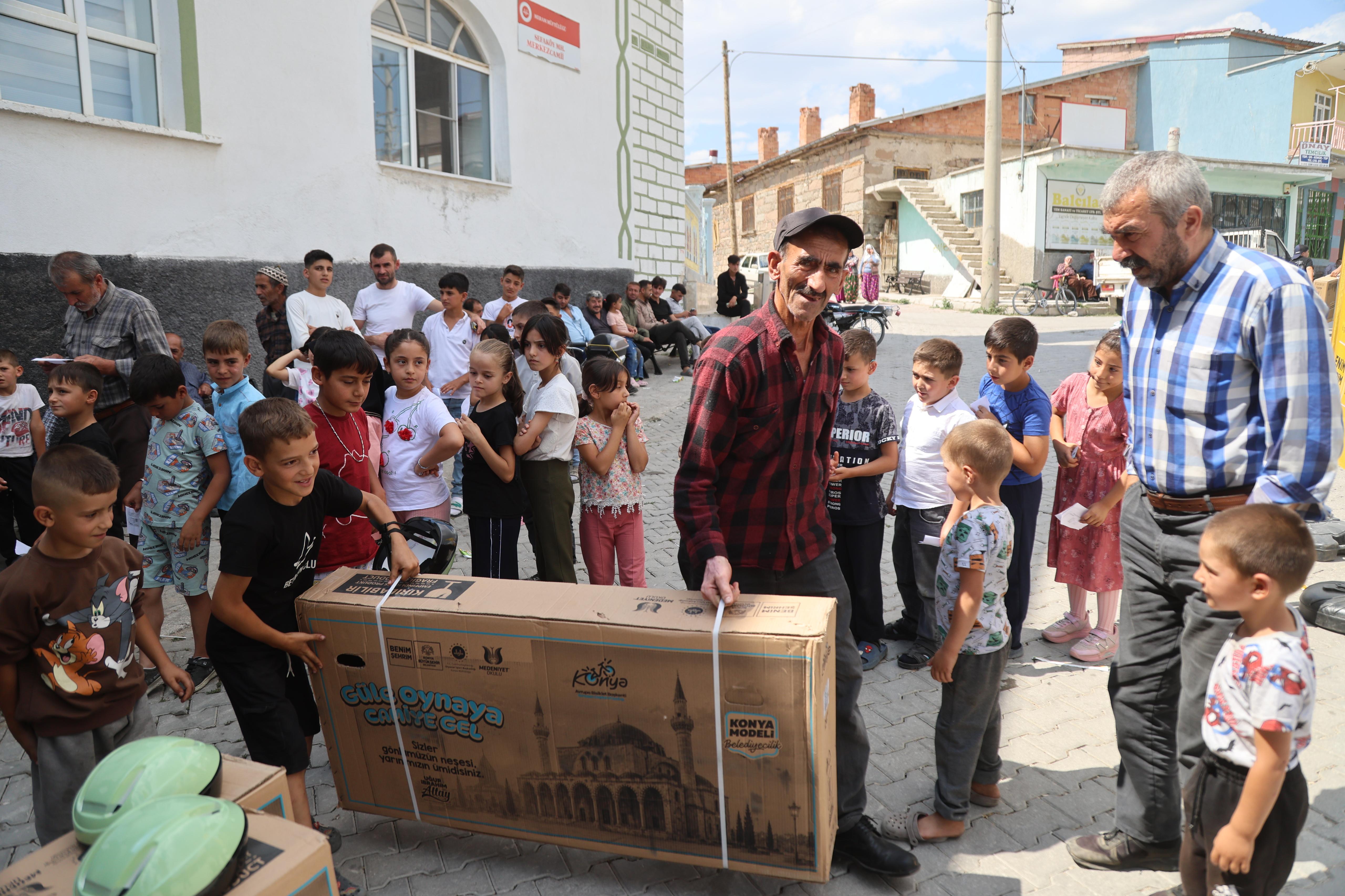 “Güle Oynaya Camiye Gel” projesinde 13 bin 91 çocuğa bisiklet dağıtımı başladı<