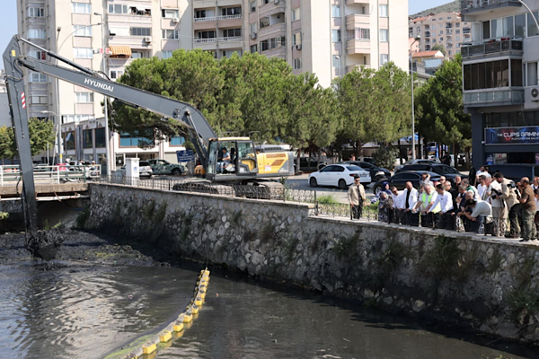 Bursa’da Karsak ve Çarşı derelerinde temizlik çalışması