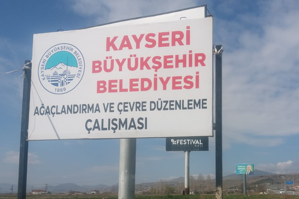 Kayseri Büyükşehi Belediyesi'nden ağaçlandırma ve çevre düzenlemesi<