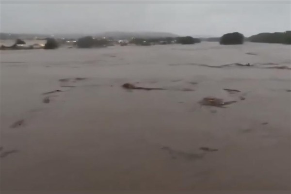 ABD'nin Teksas eyaletinde sellerde en az 24 ölü, 20 kişi kayıp<