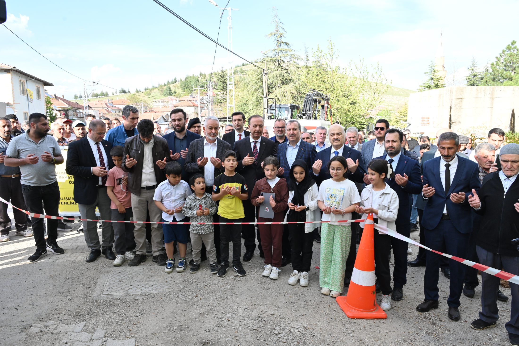 Isparta'da doğalgaz altyapısı kazandırma çalışmaları devam ediyor
