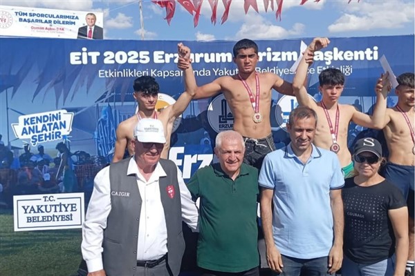 Horasanlı pehlivanlardan Güreş Festivali'nde başarı<
