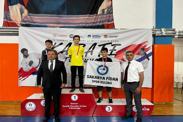 Sakarya'da 15 Temmuz’a özel karate turnuvası düzenlendi<