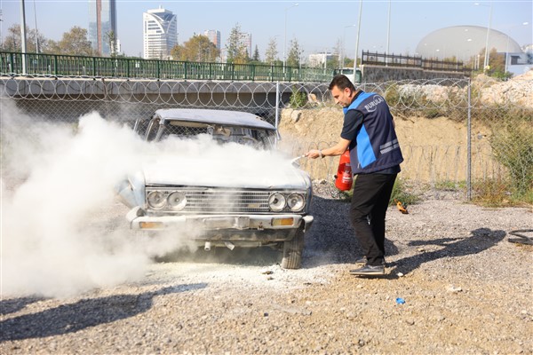 Bursa'da otobüs şoförlerine yangın söndürme eğitimi