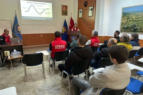 Havacılık kulübü gönüllülerine afet eğitimi verildi<
