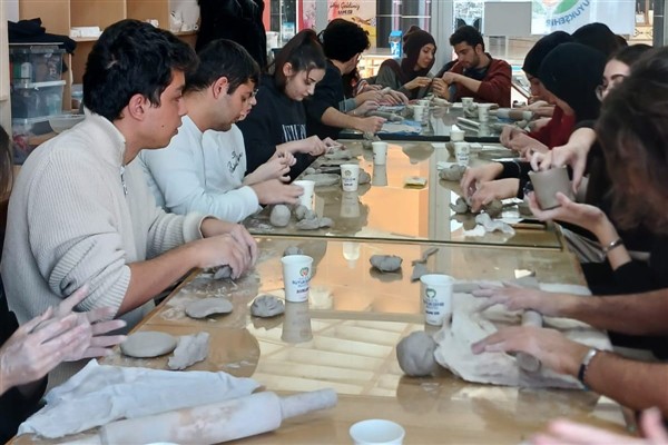 İnönü Üniversitesi Tıp Fakültesi öğrencileri, seramikle buluştu<