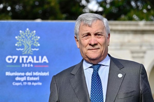 Tajani'den Vesuvio'daki yangınlara müdahale eden ekiplere teşekkür