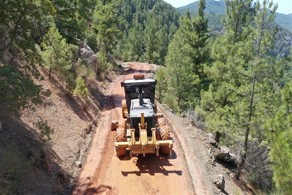 Çığlık Boğazında asfalt yol çalışmaları başladı<