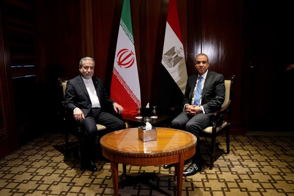 Araghchi, Mısır Cumhurbaşkanı es-Sisi ile görüştü <