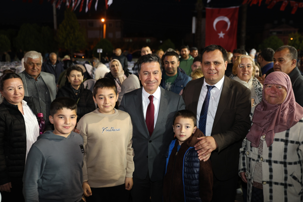 Dalaman’da Kadir Gecesi’nde binlerce vatandaş aynı sofrada buluştu<