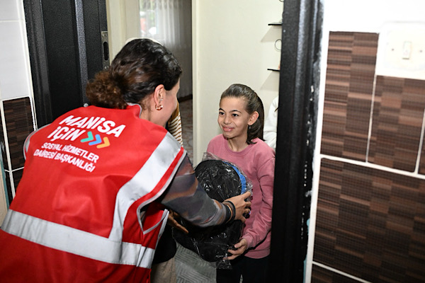 15 bin öğrenciye çanta ve kırtasiye desteği sağlandı<