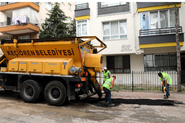 Keçiören Belediyesi Fen İşleri ekipleri sahada