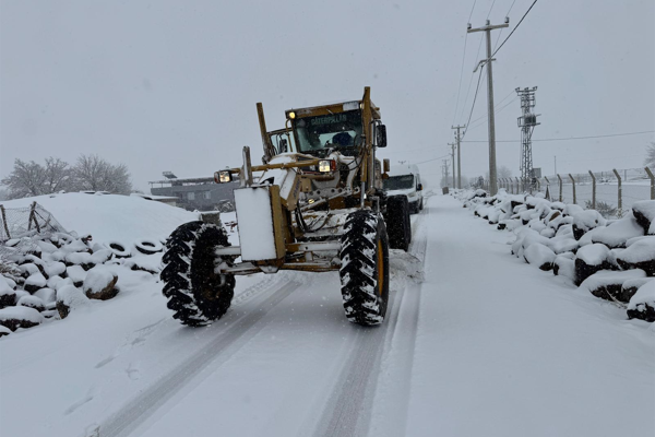 Diyarbakır'a kırsal mahallelerde 572 kilometre yol ulaşıma açıldı<